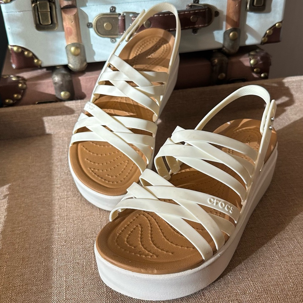 Brooklyn Strappy Crocs